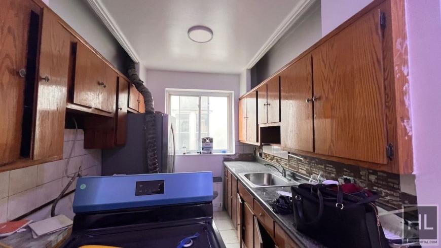 317 EAST 49 STREET – photo 3