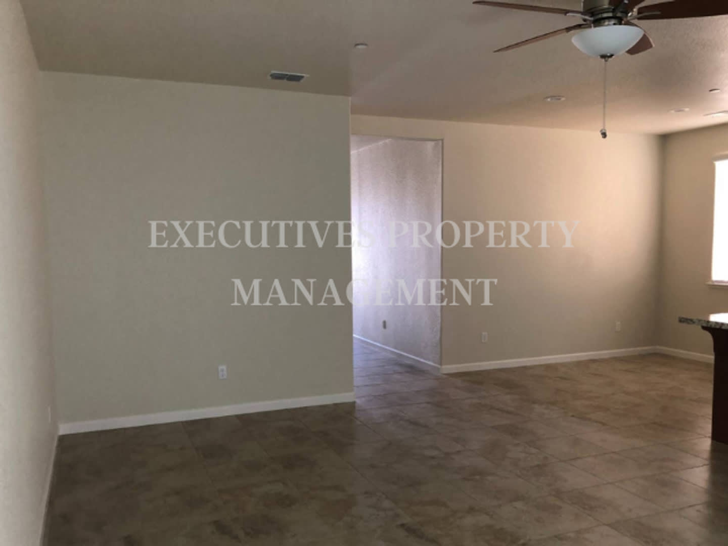 For Rent – photo 2