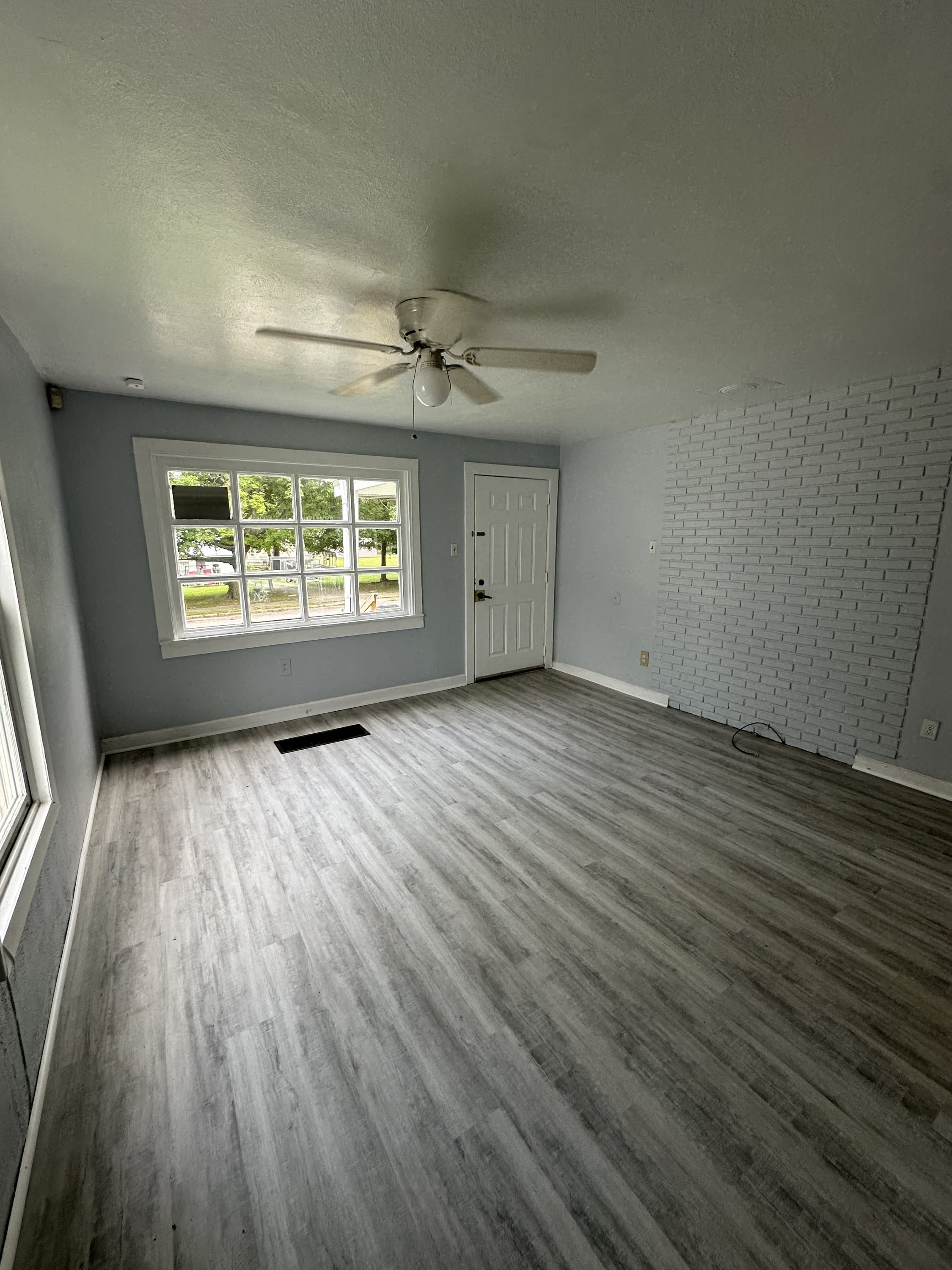 415 East 35th Street – photo 3