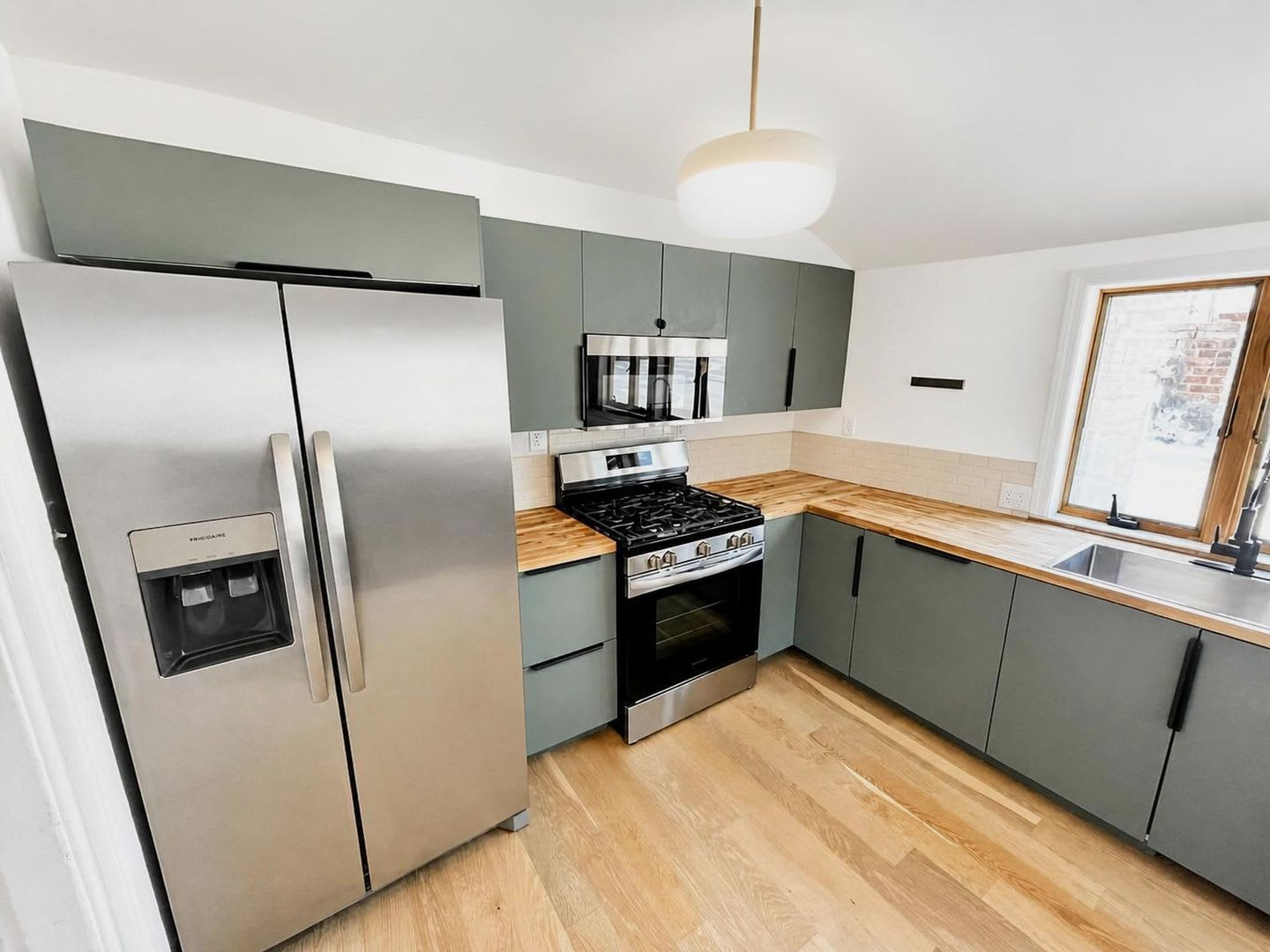 725 Warren Street – photo 3