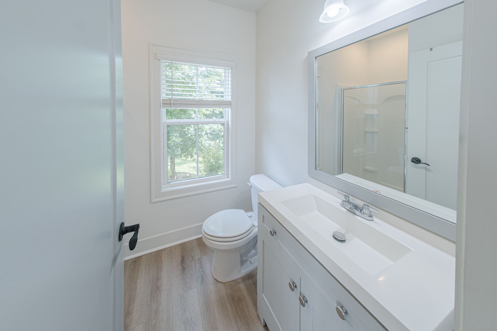 Modern 2‑Bedroom Retreat Near Westside Reservoir Park – photo 4