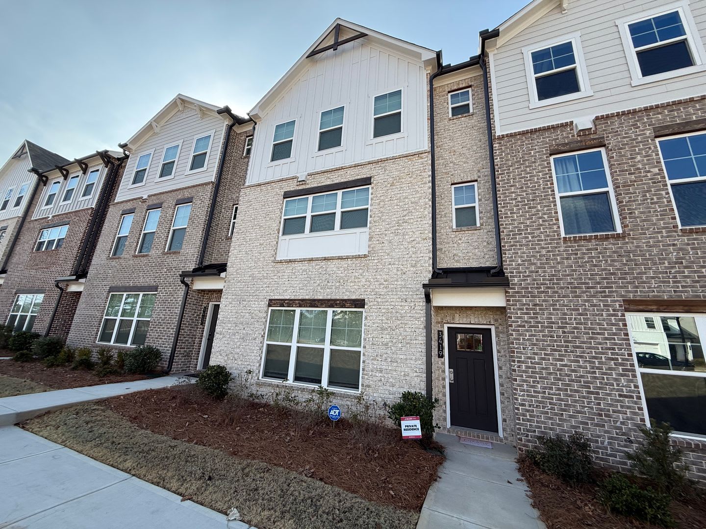 3-Bedroom, 3.5-Bath, 3-Story Townhome with Quartz Countertops and Washer/Dryer in Decatur – photo 2