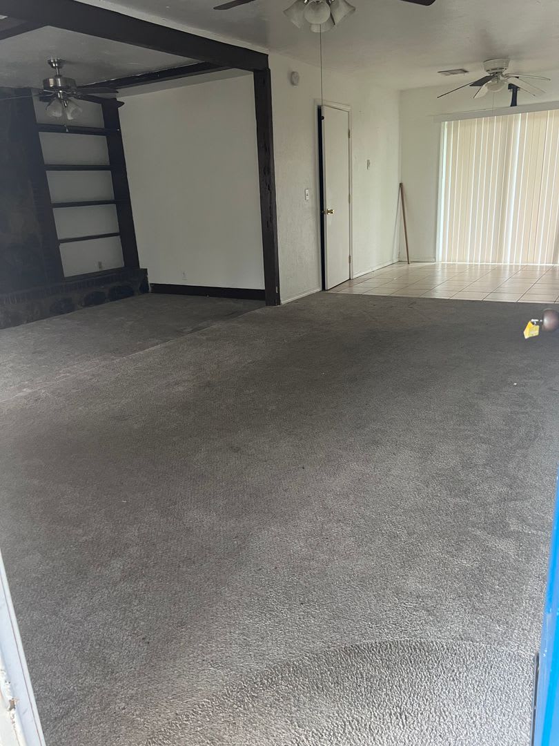 4 Bedrooom 2 Bath home ready for new resident! – photo 2