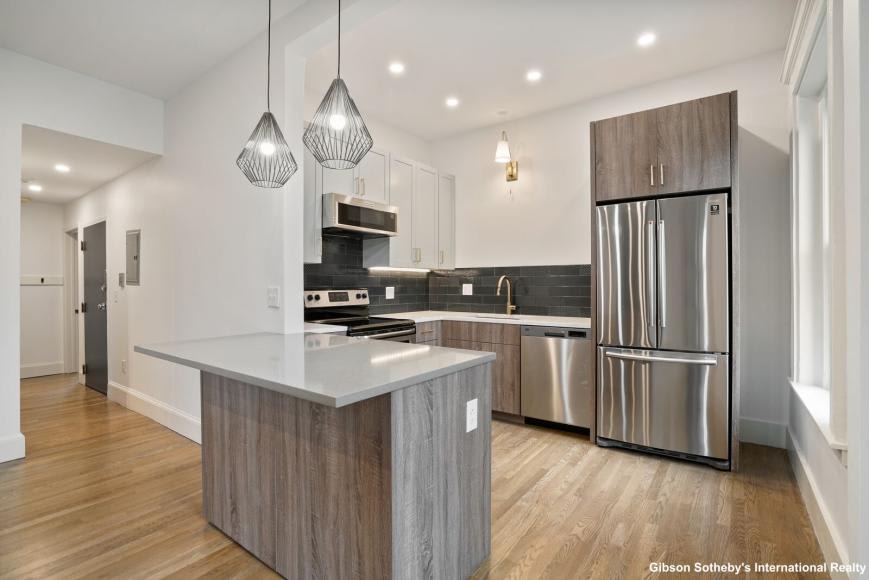 512 Massachusetts Ave. – photo 1