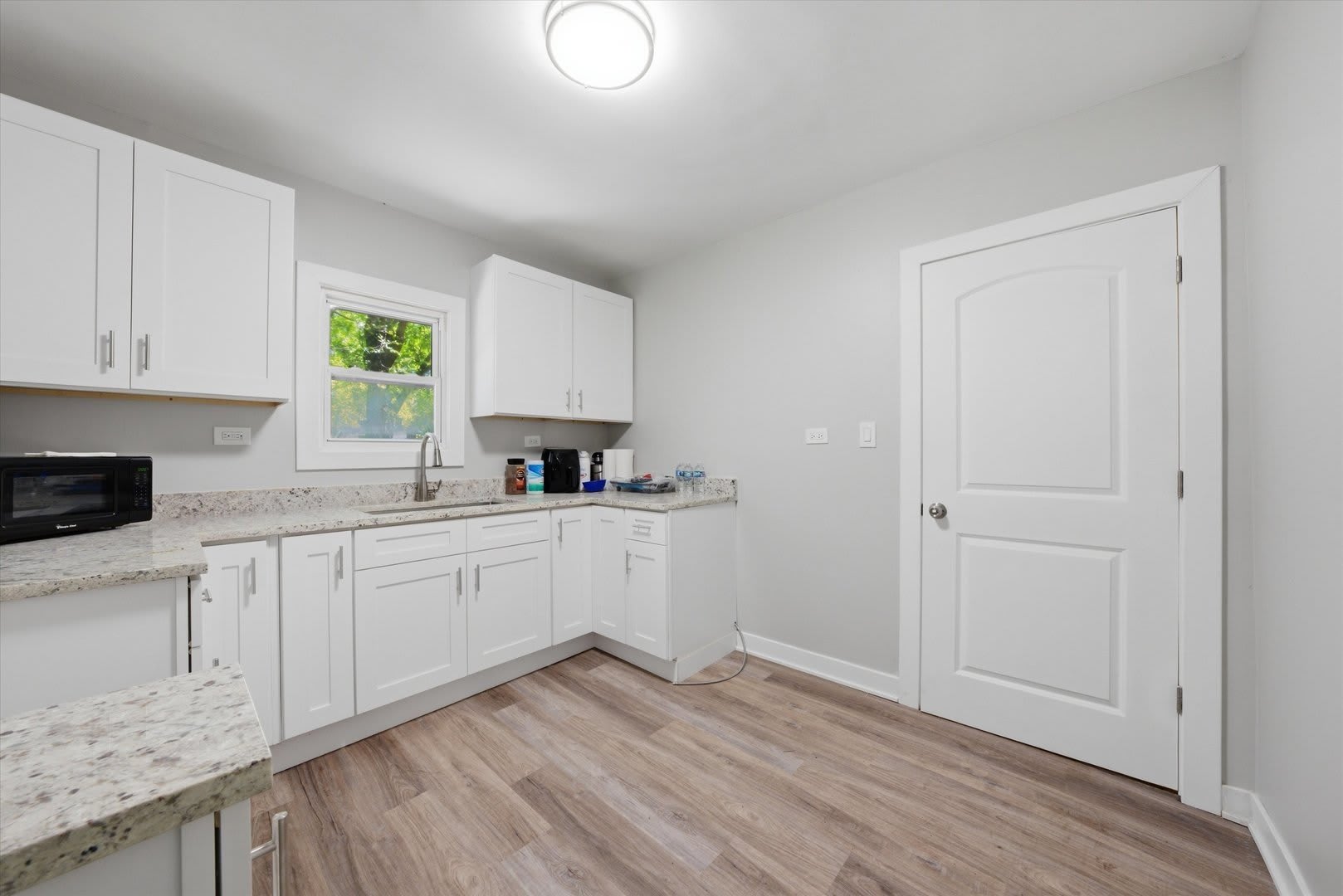1235 River Drive – photo 3