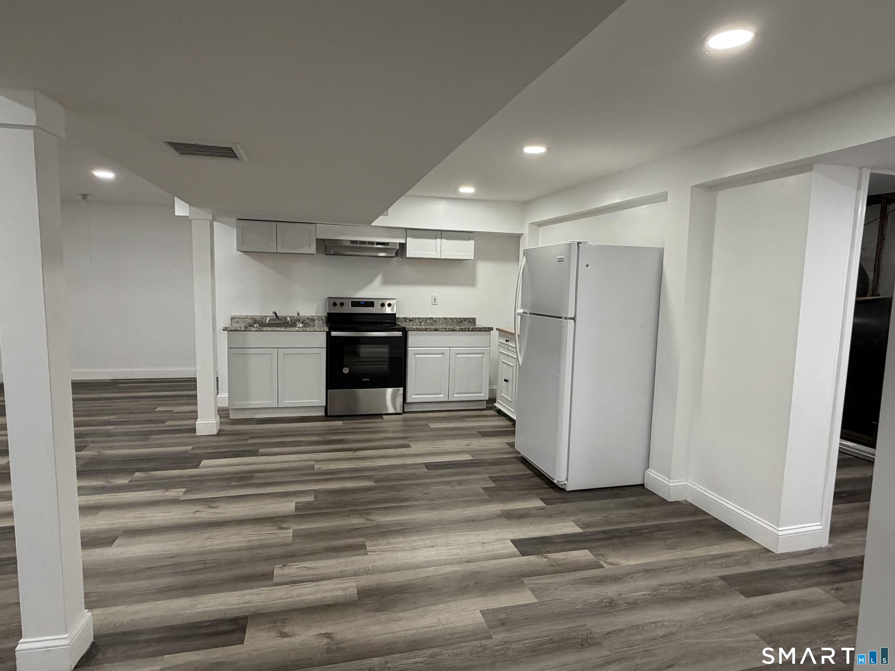 96 Neill Drive – photo 2