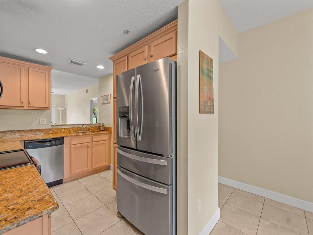 4210 GATOR TRACE AVENUE B – photo 5
