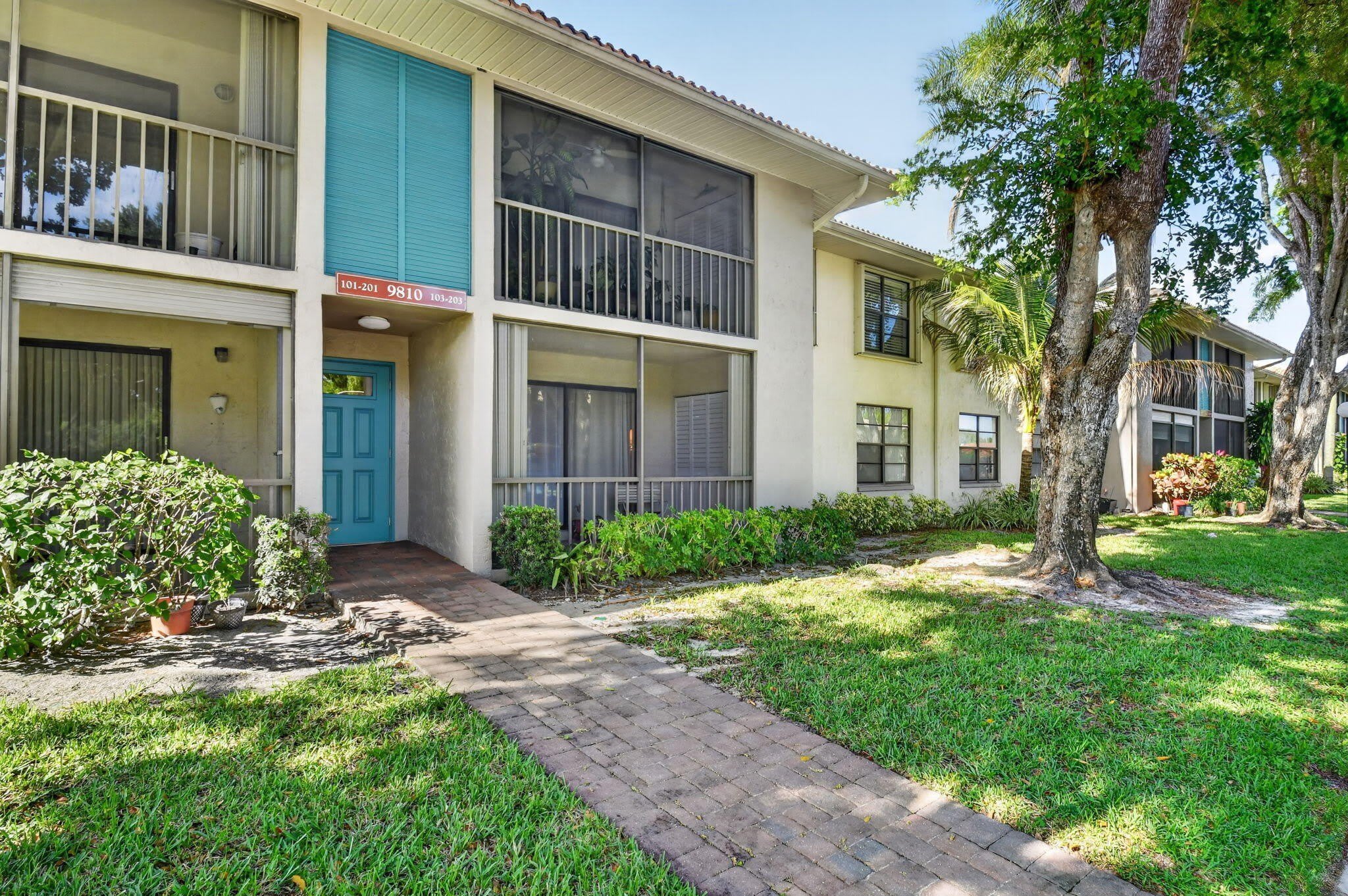9810 Pineapple Tree Drive – photo 4