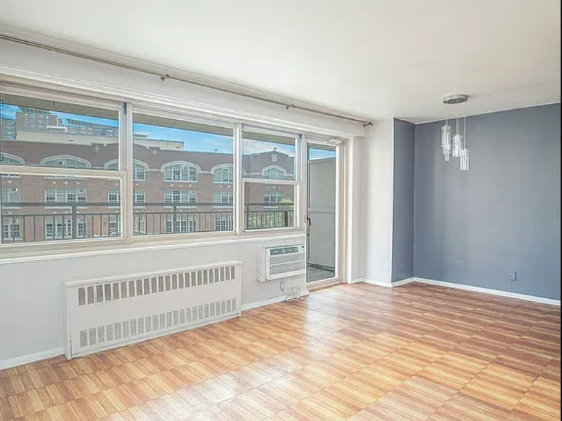 2925 W 5th St – photo 2