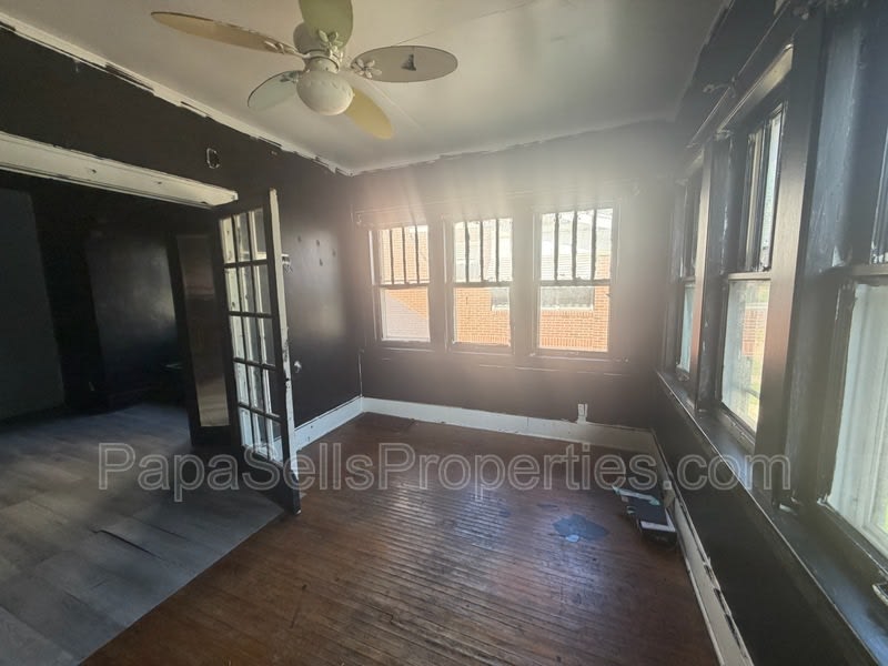 107 E Archer – photo 4