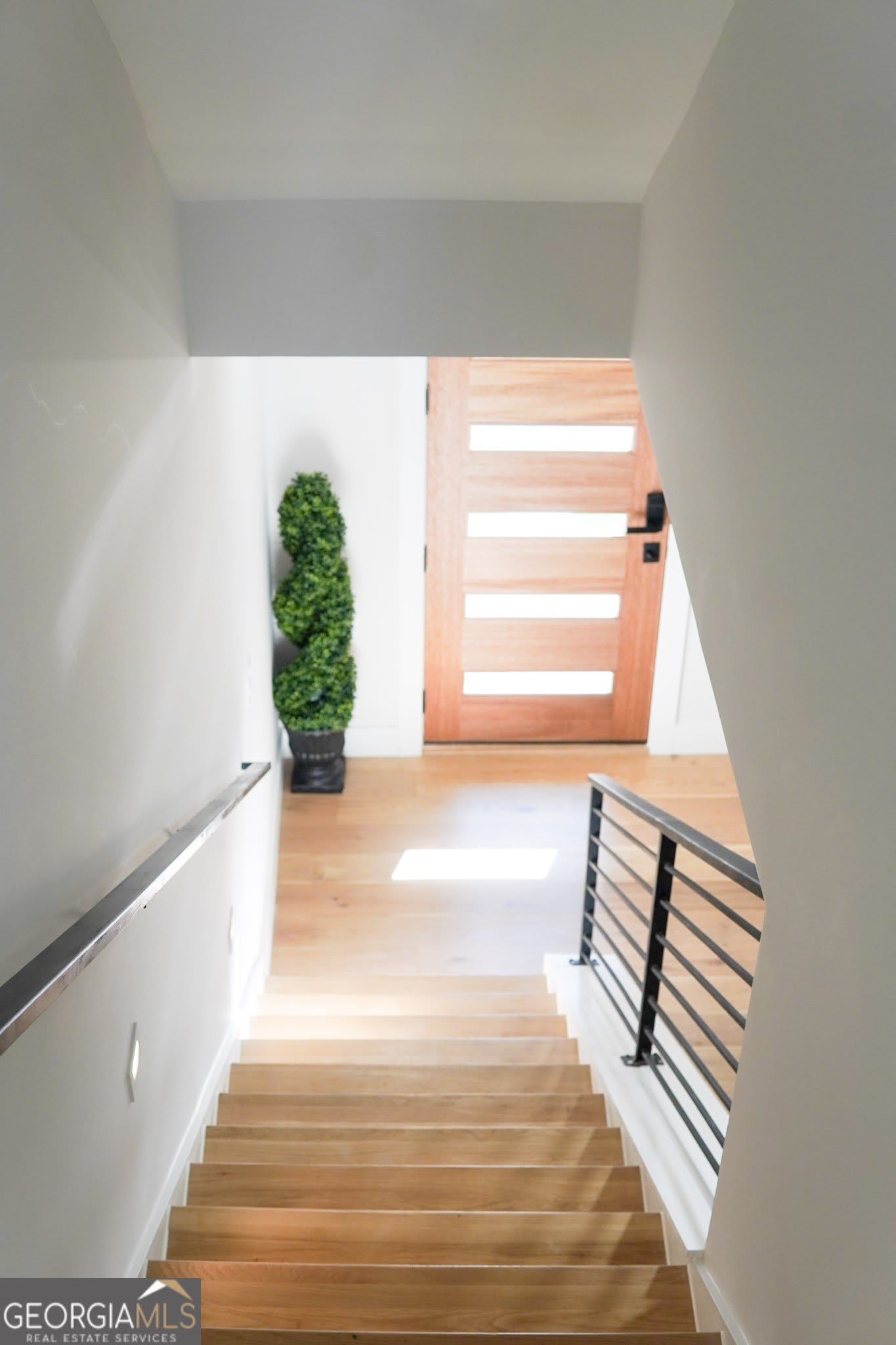 68 Boulevard SE – photo 4