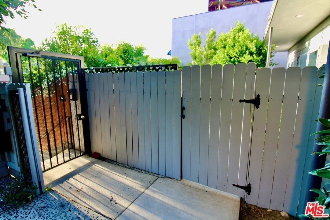 4336 Laurel Canyon Blvd – photo 5