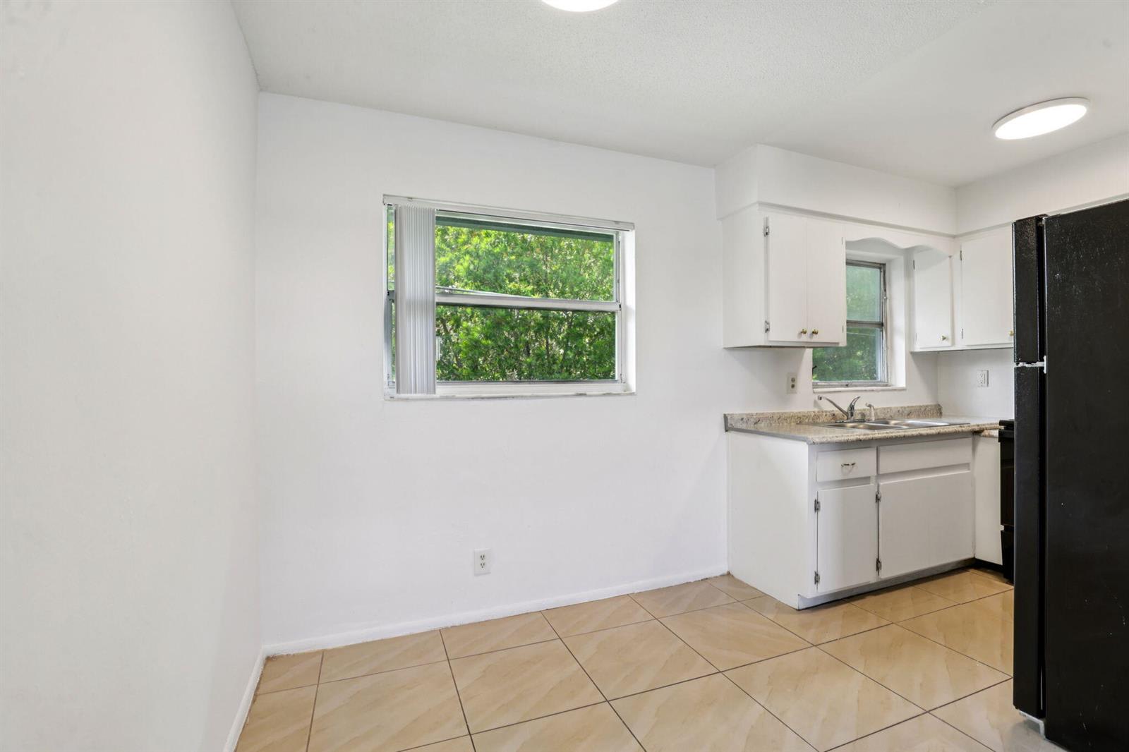 210 Ne 38th St – photo 3