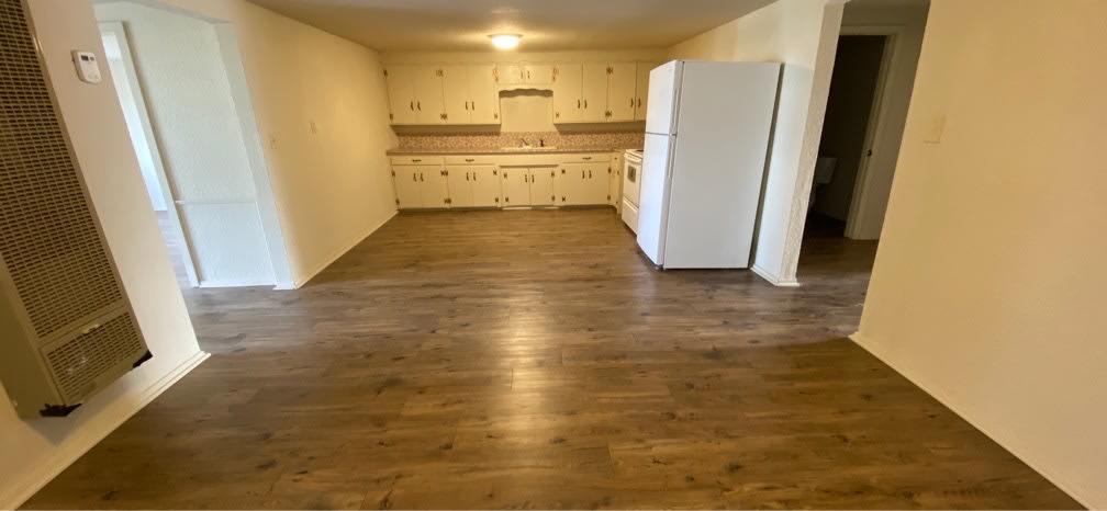 102 W. Main St. – photo 5