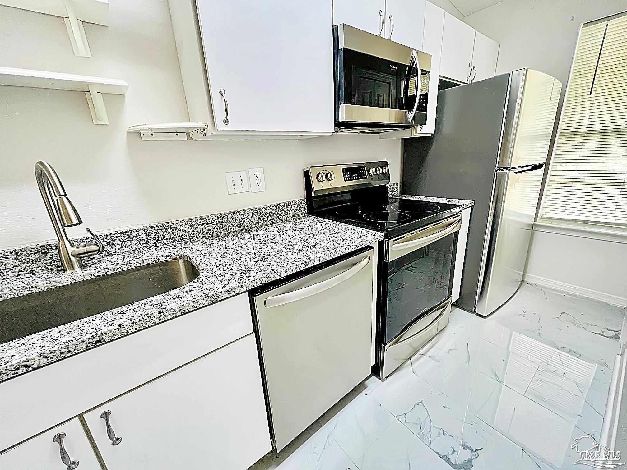 8124 Heirloom Dr – photo 3
