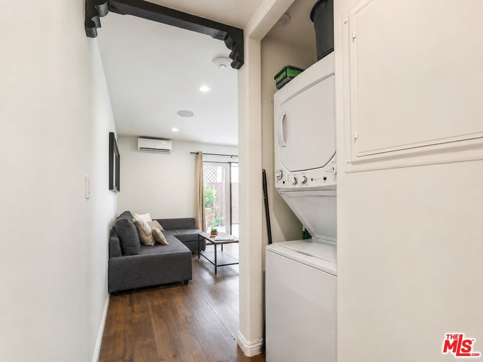 8963 Cadillac Ave – photo 4