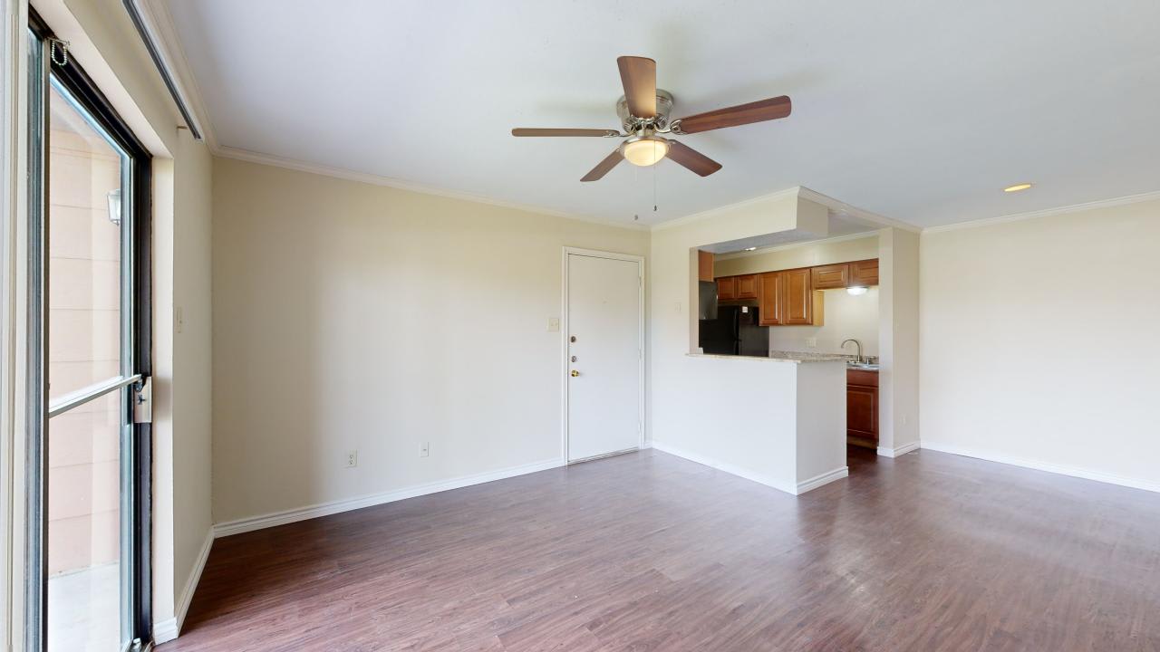 904 University Oaks Blvd Apt 3 – photo 4