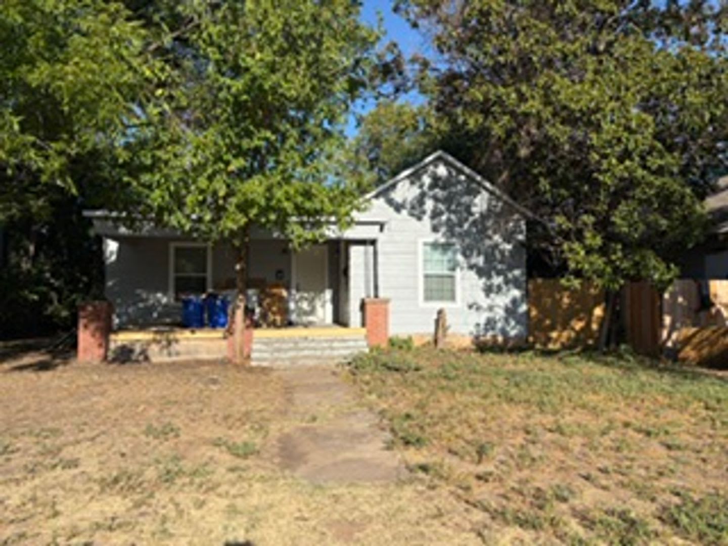2/1 home; newly updated; WATER PAID! – photo 1