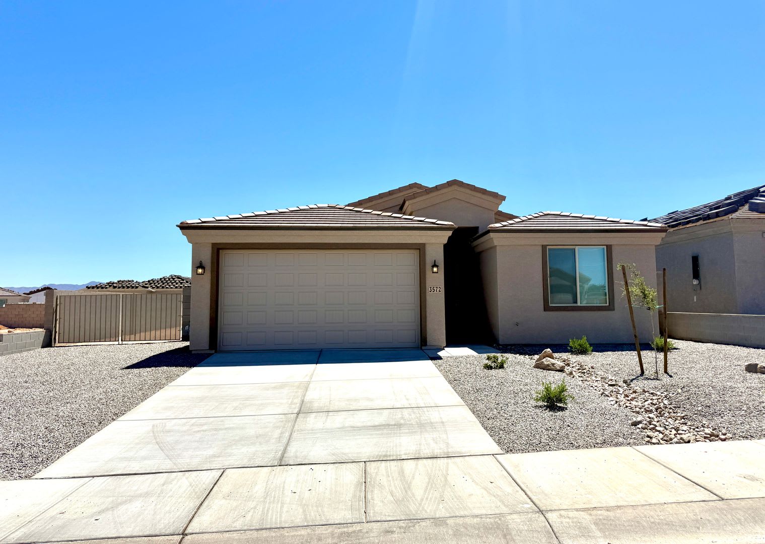 New 2025 Construction 3 Bed / 2 Bath Home with RV Parking & Modern Finishes – Available Now! – photo 2
