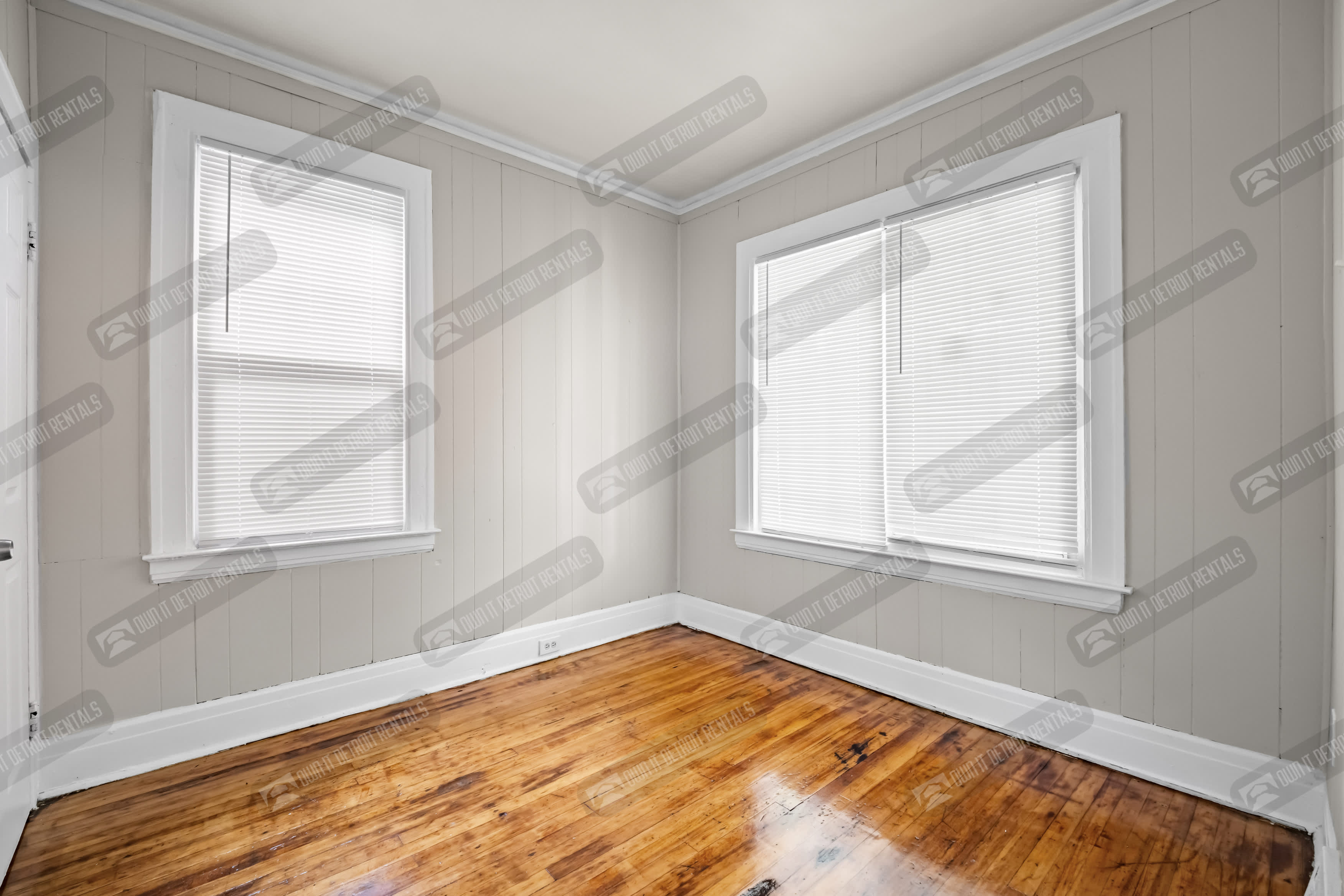5571 Fairview St – photo 5