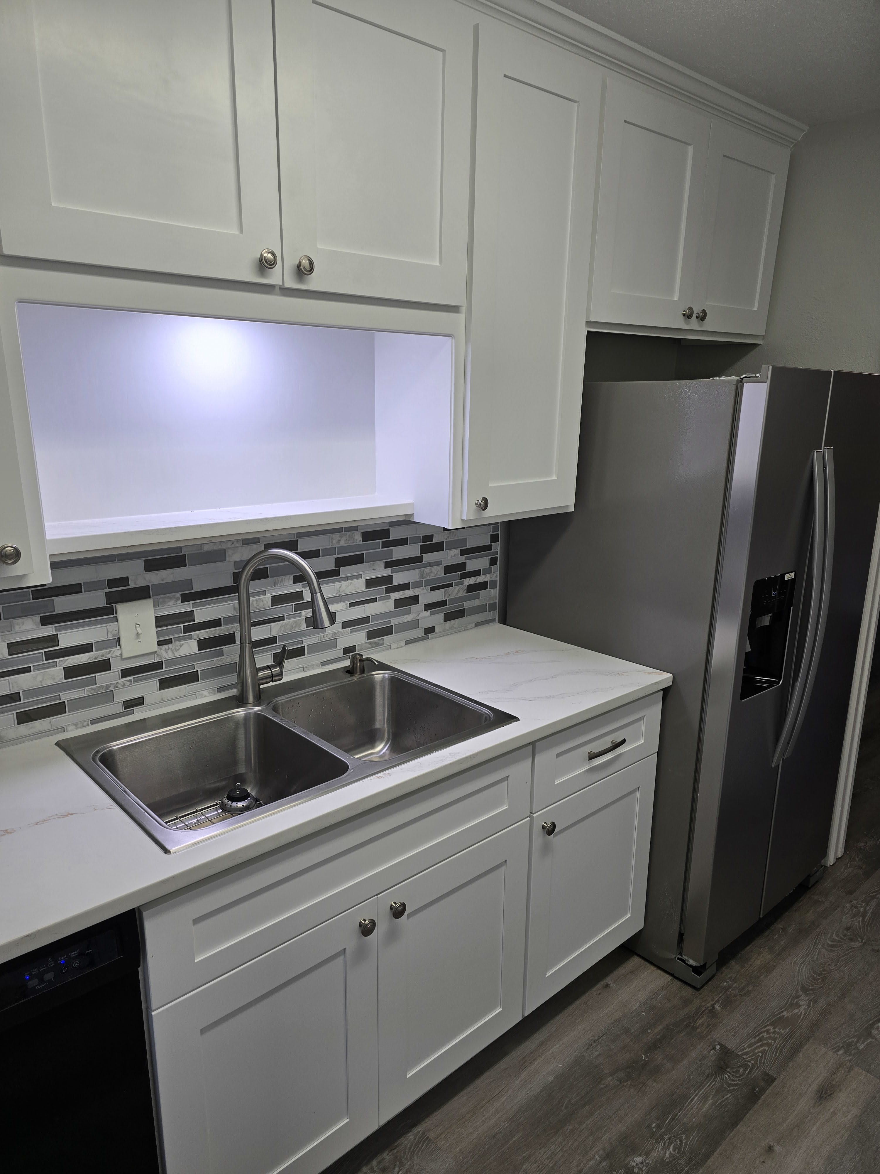 465 Longmeadow Dr – photo 2
