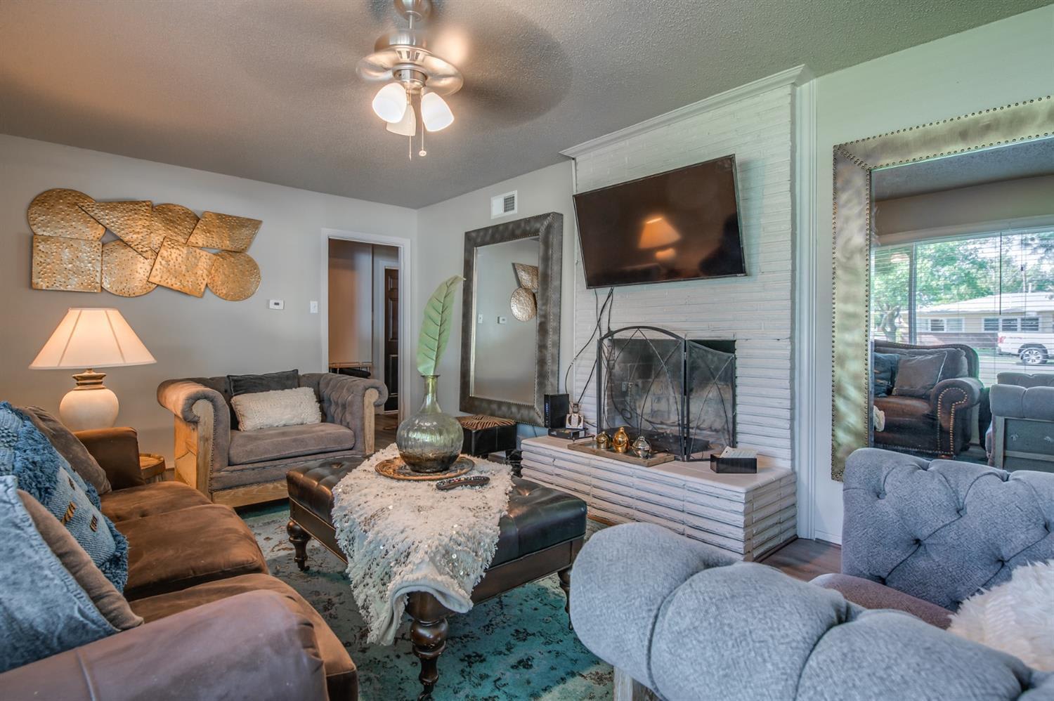 PRE-LEASING for AUGUST Move in – photo 4