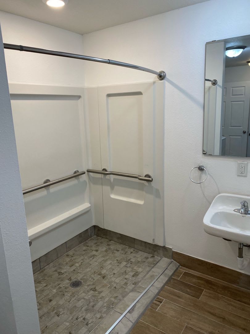 3 bedroom 1.5 bath house for rent! – photo 3