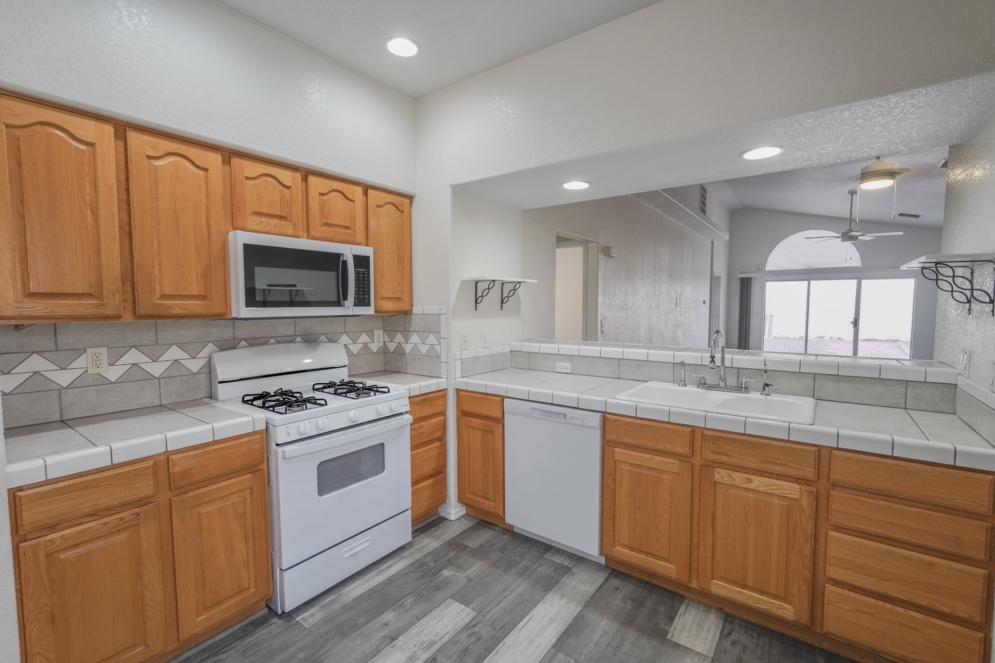 1825 East Shore Villas Drive44 – photo 3