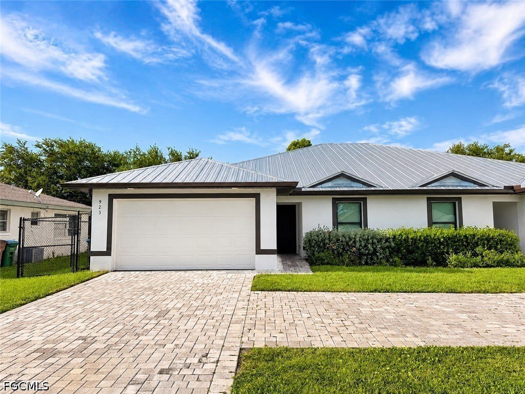 923 SE 14th Street – photo 1