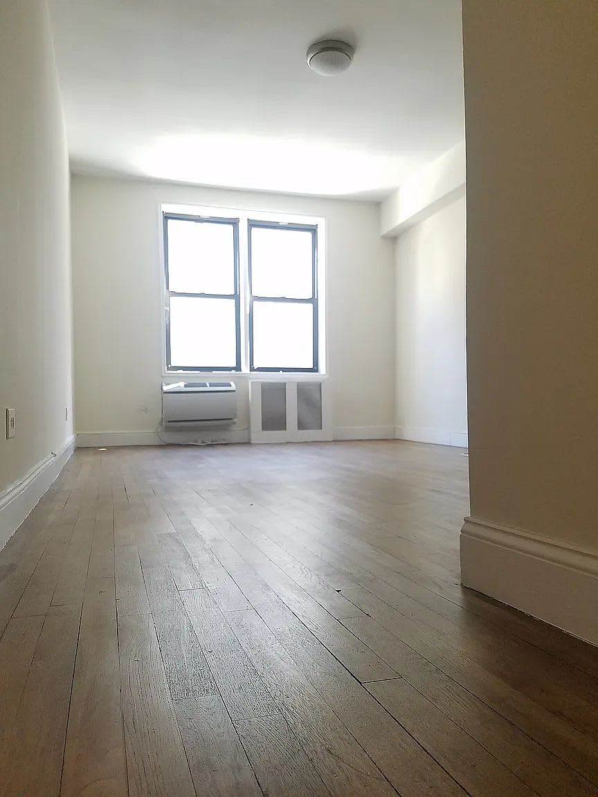 445 E 77th St Apt 2H – photo 2