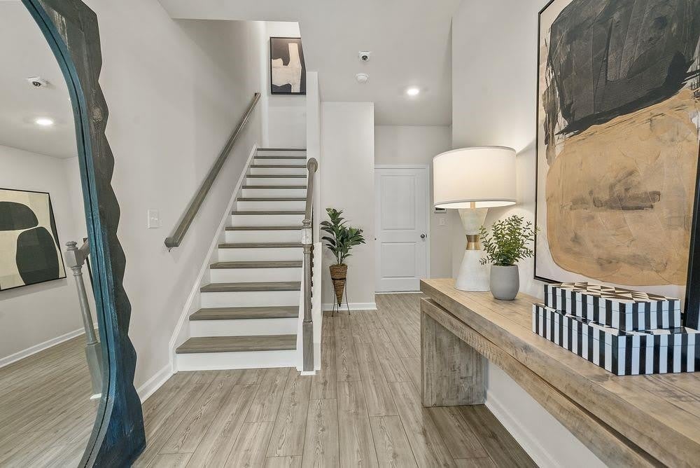 100 Holt Lane – photo 2