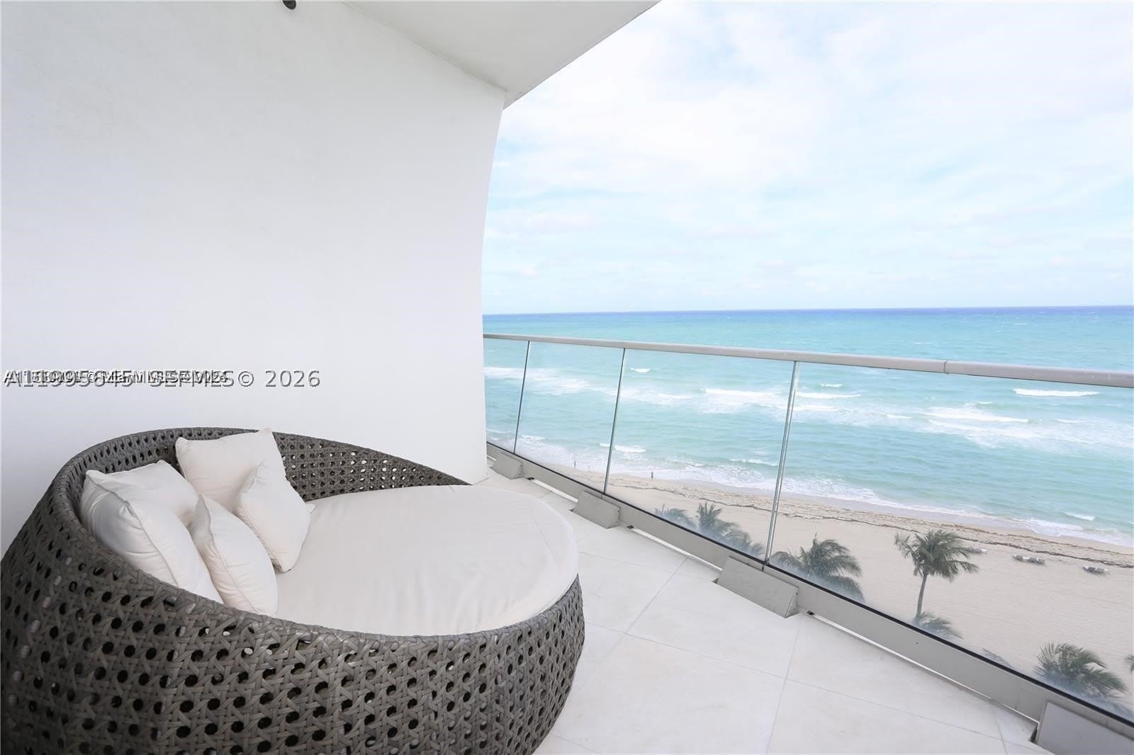 16901 Collins Ave – photo 2