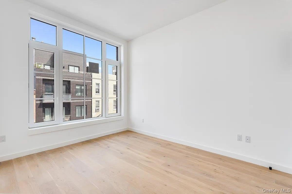 186 HURON Street – photo 4