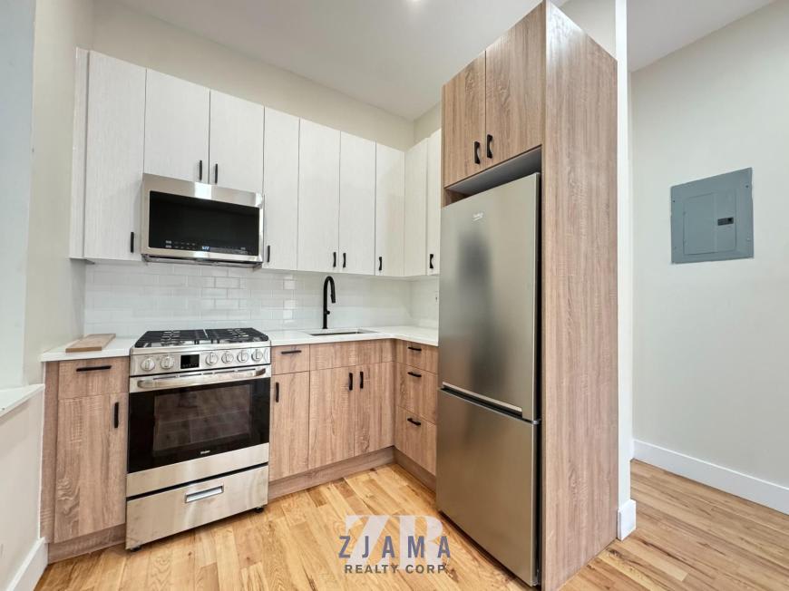 735 Rogers Avenue – photo 1