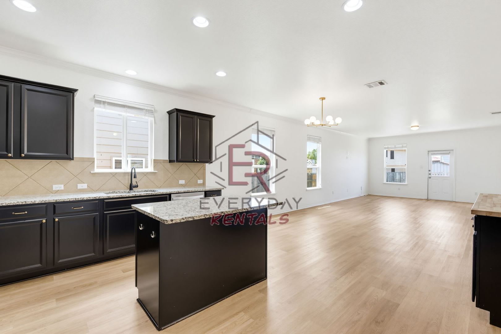 Cute home in Yowell Ranch – photo 2