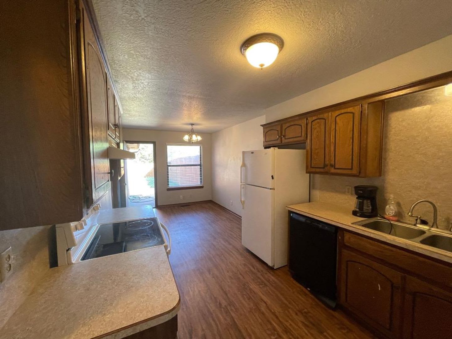 Spacious duplex in Norman available August 5 – photo 4