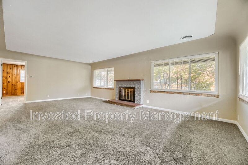 5410 E Asbury Ave – photo 3