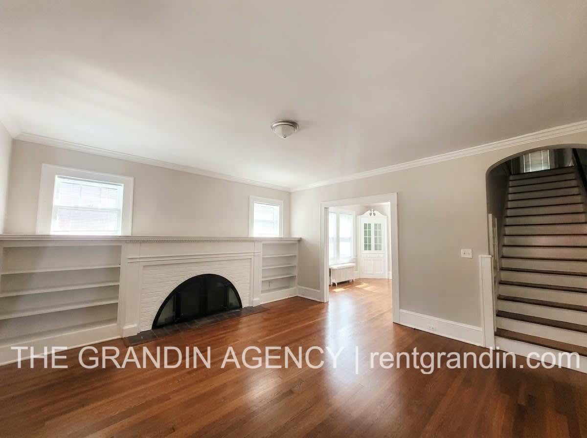 2110 Memorial Avenue Southwest – photo 2