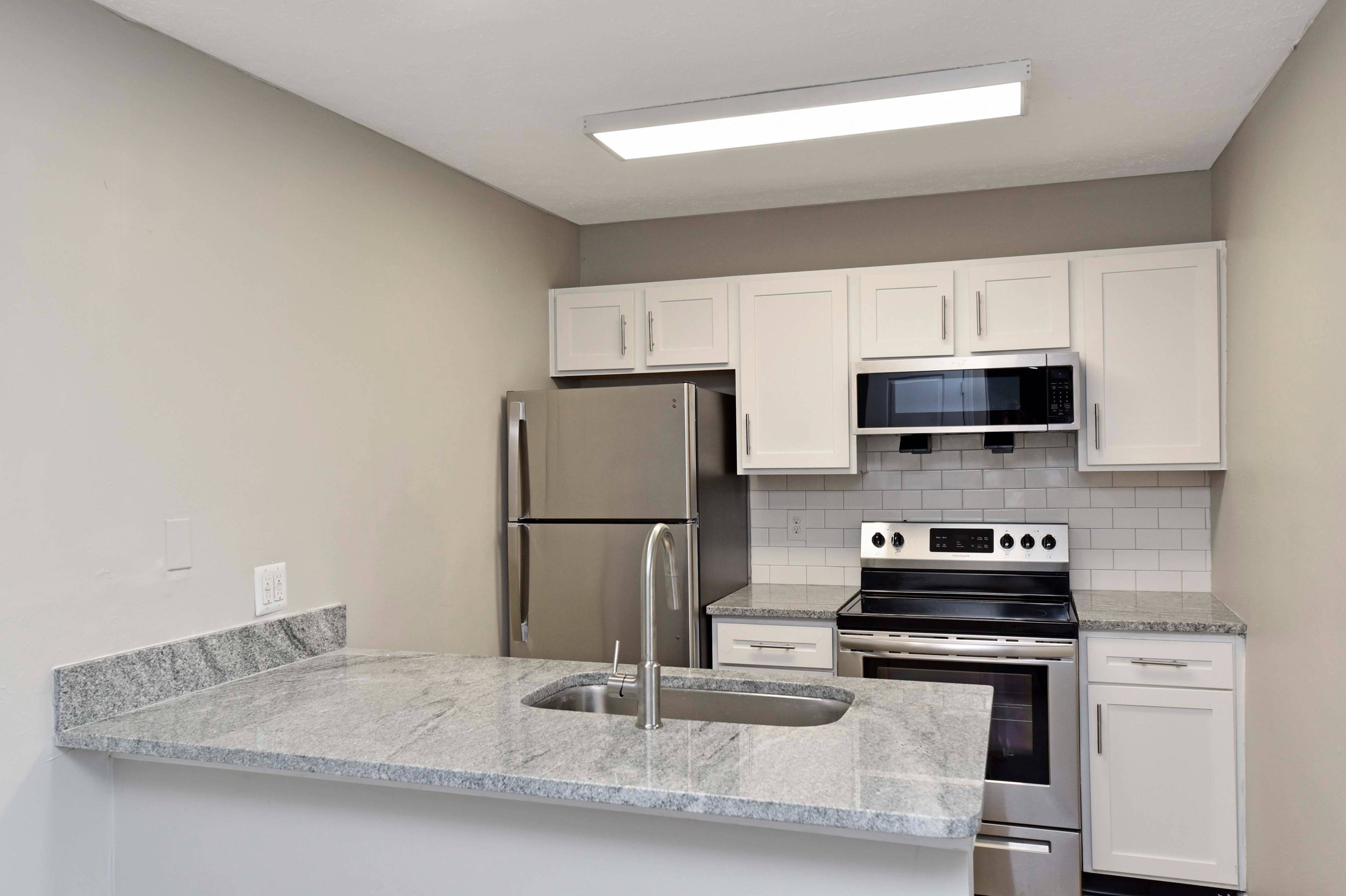 Amalie Apartment Homes – photo 2