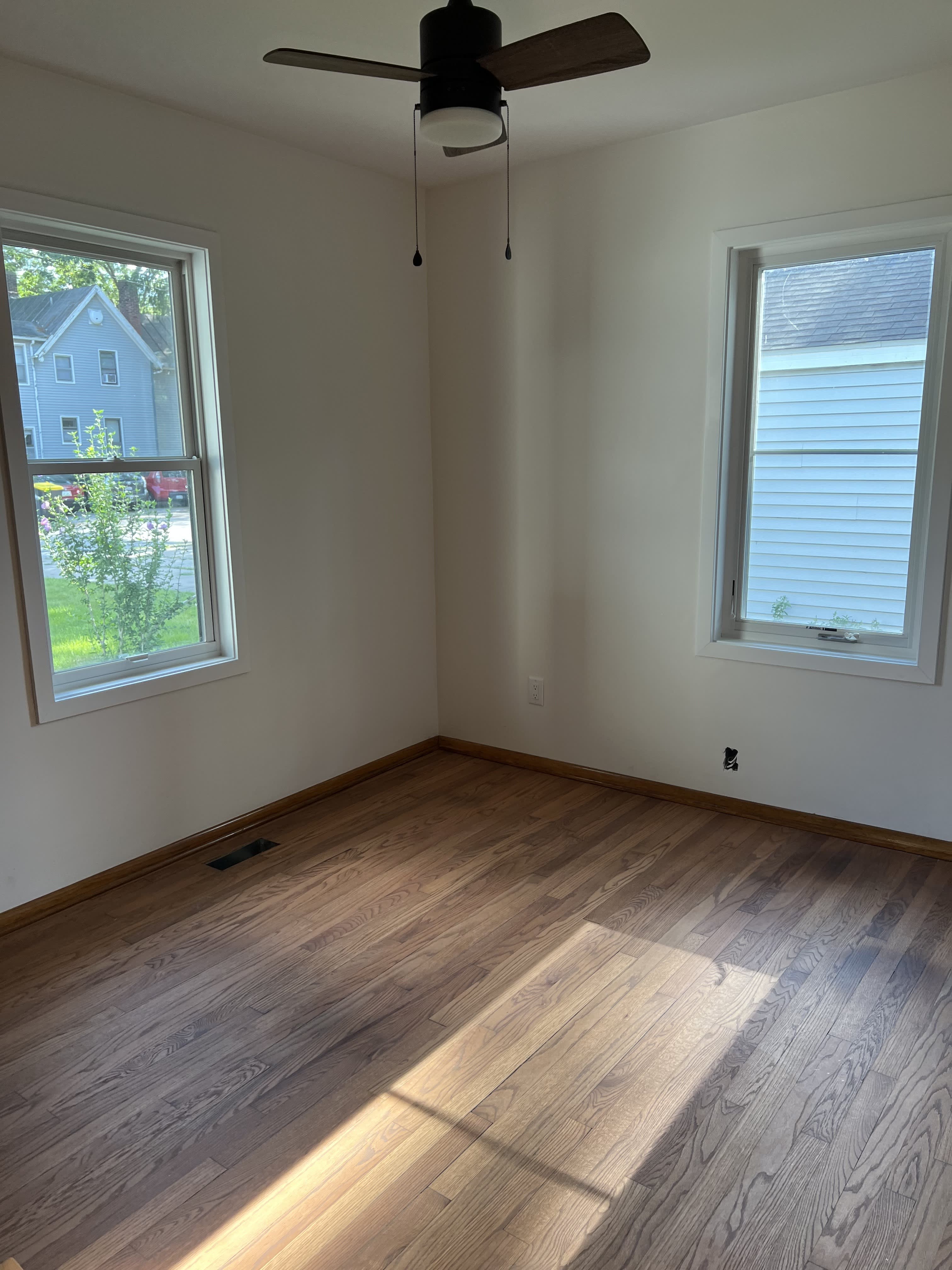 706 Whiting Avenue – photo 5