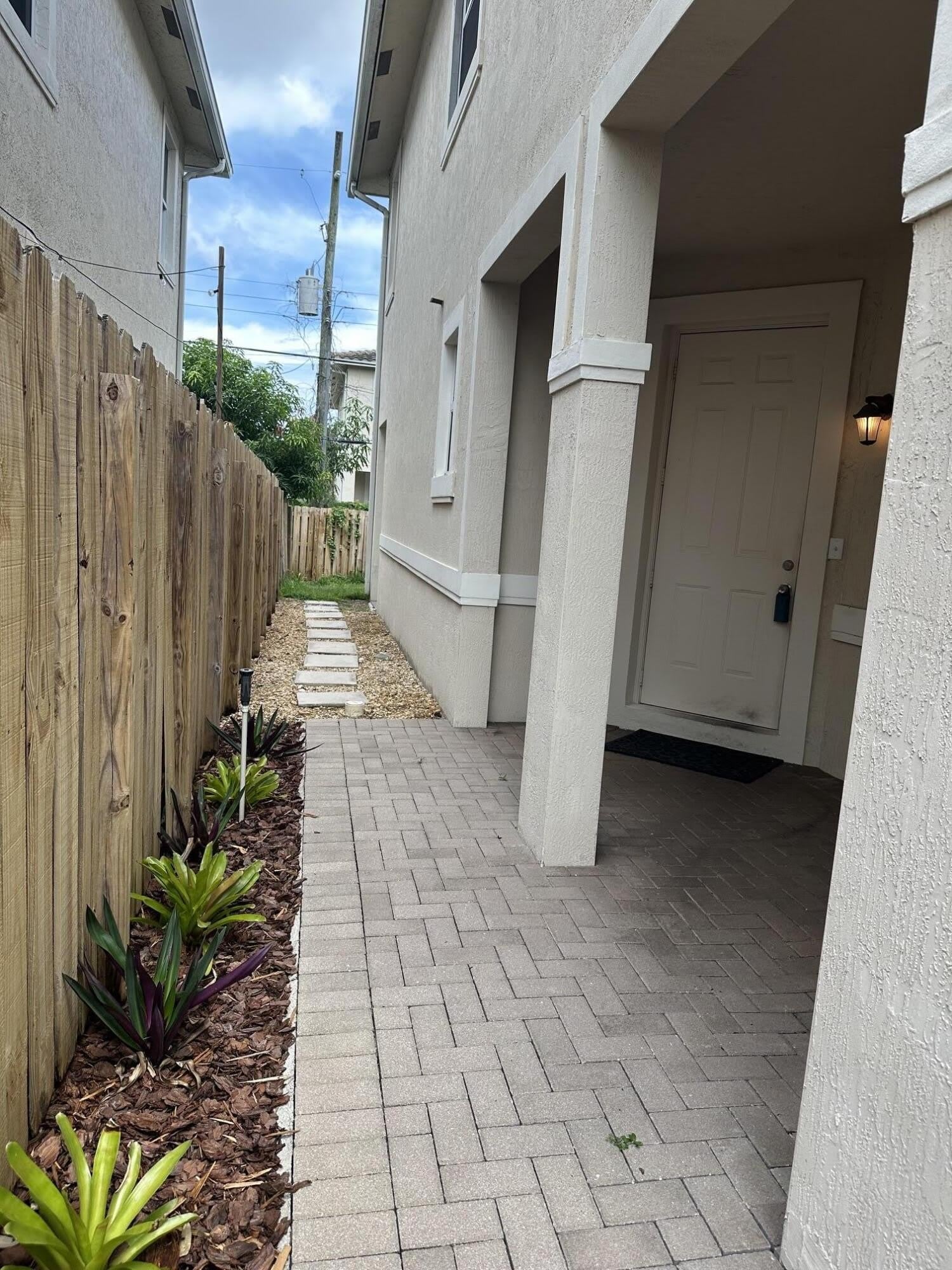 1108 NW 2nd Avenue – photo 4