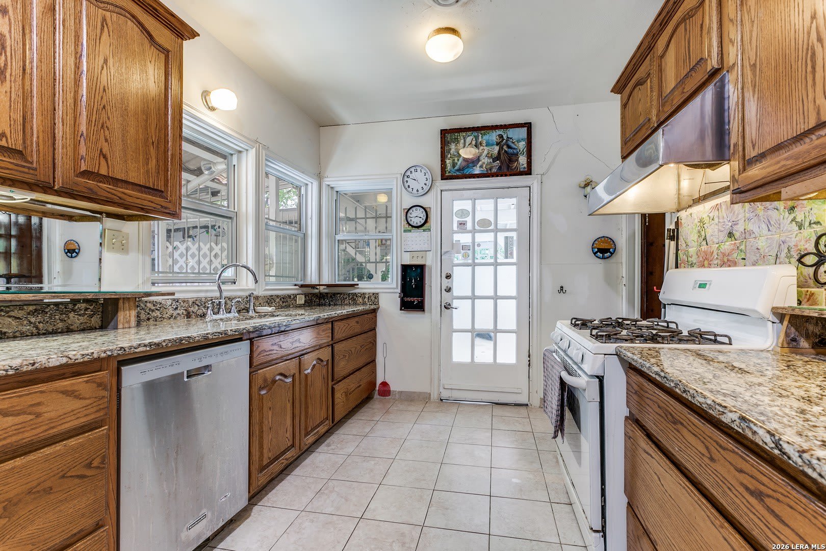 342 ALEXANDER HAMILTON DR – photo 5