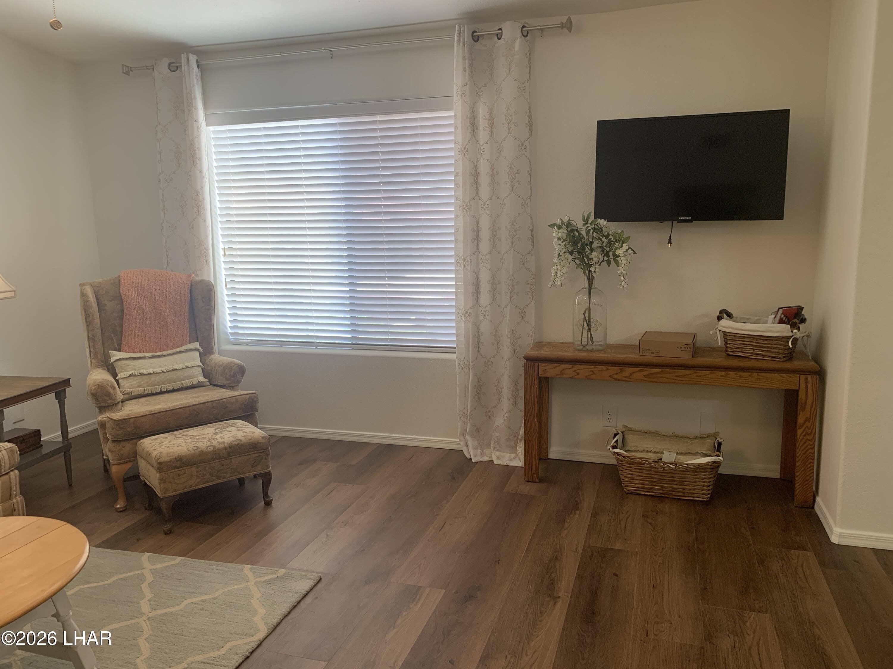 2095 Mesquite Ave – photo 4