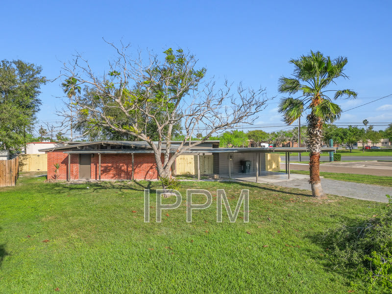 1651 Hamilton – photo 1
