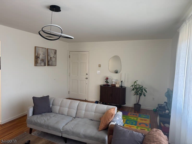17 Banta Ave – photo 4
