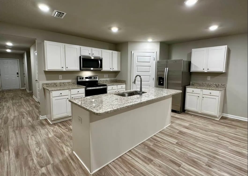 436 PAGET DR – photo 4