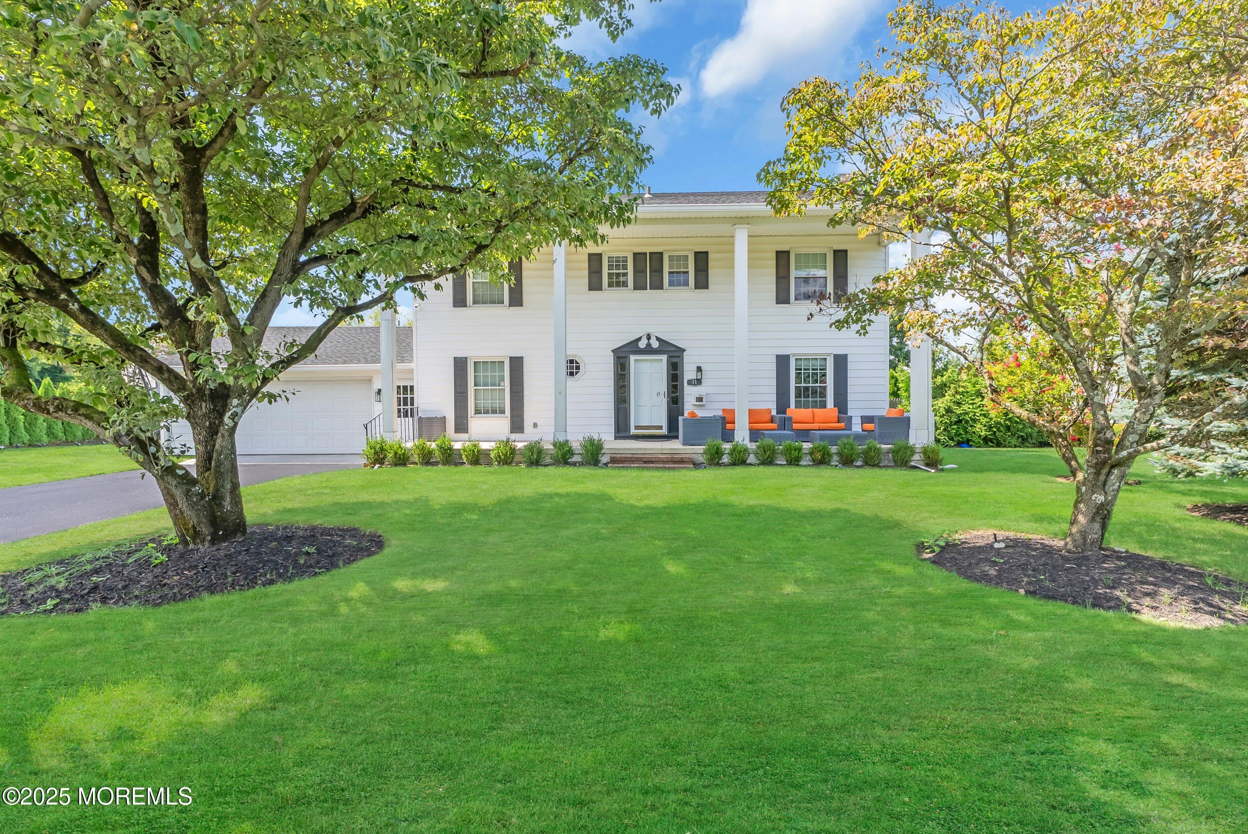 11 Pinewood Avenue – photo 1