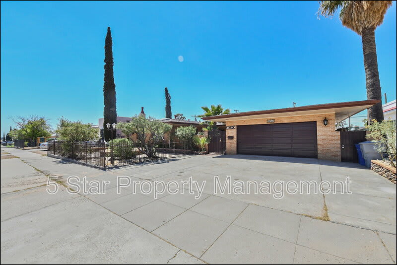 3030 Aurora Avenue – photo 1