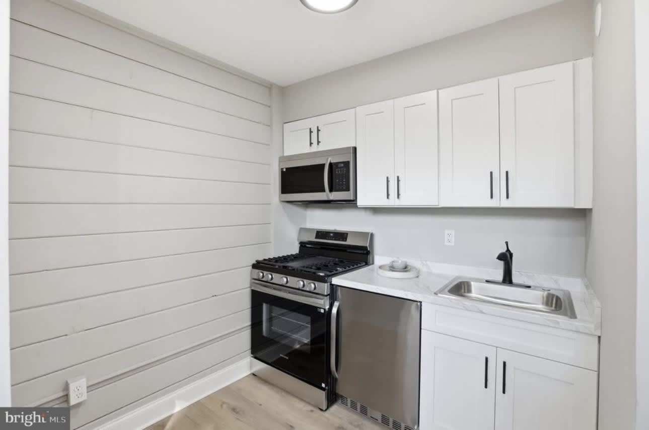421 Saint Margarets Drive – photo 3