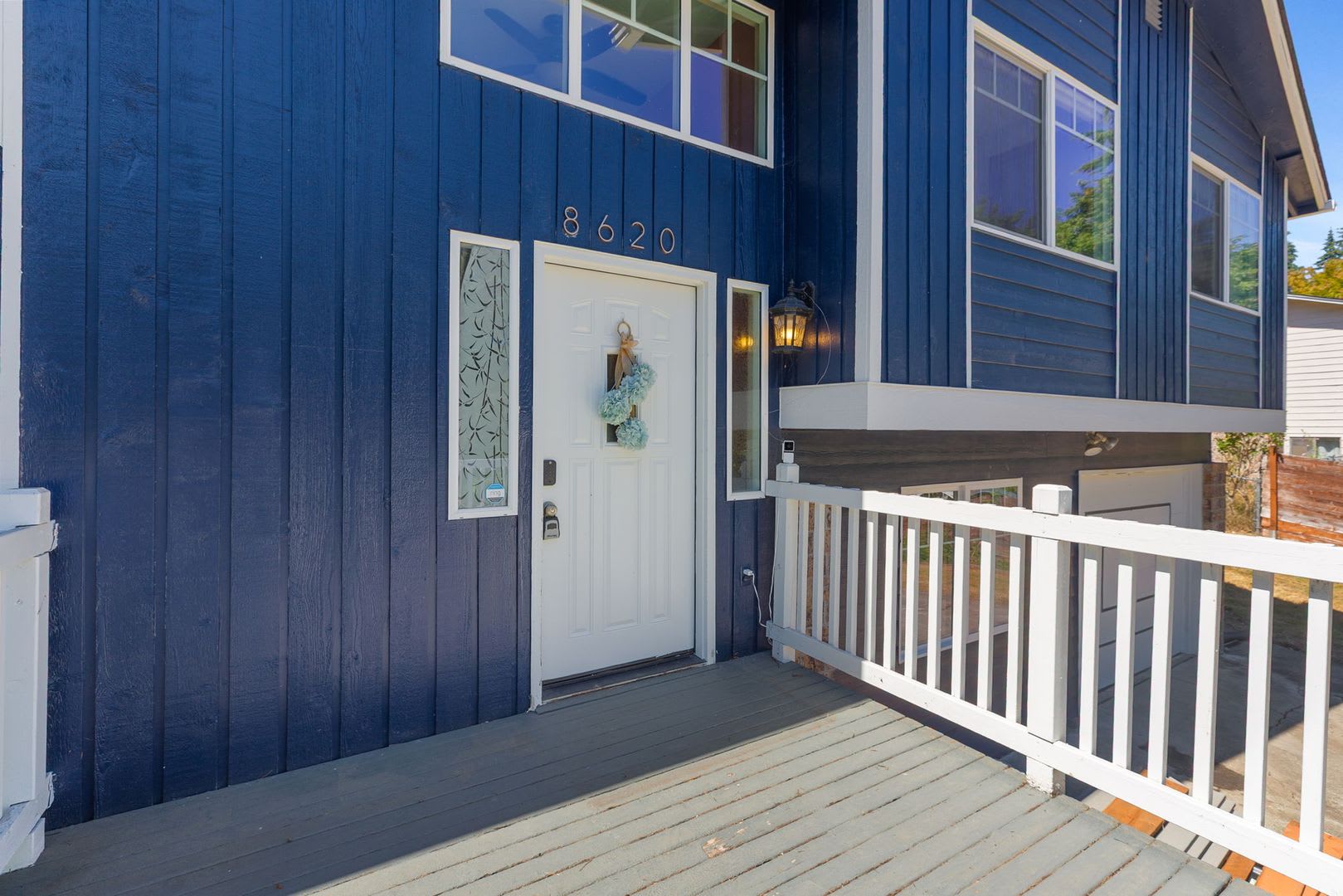 Huge fully fenced dog yard! RV/Boat extra parking! 4 bdrm 2.25 bath. Minutes to I-5, Everett Mall, Boeing – photo 3